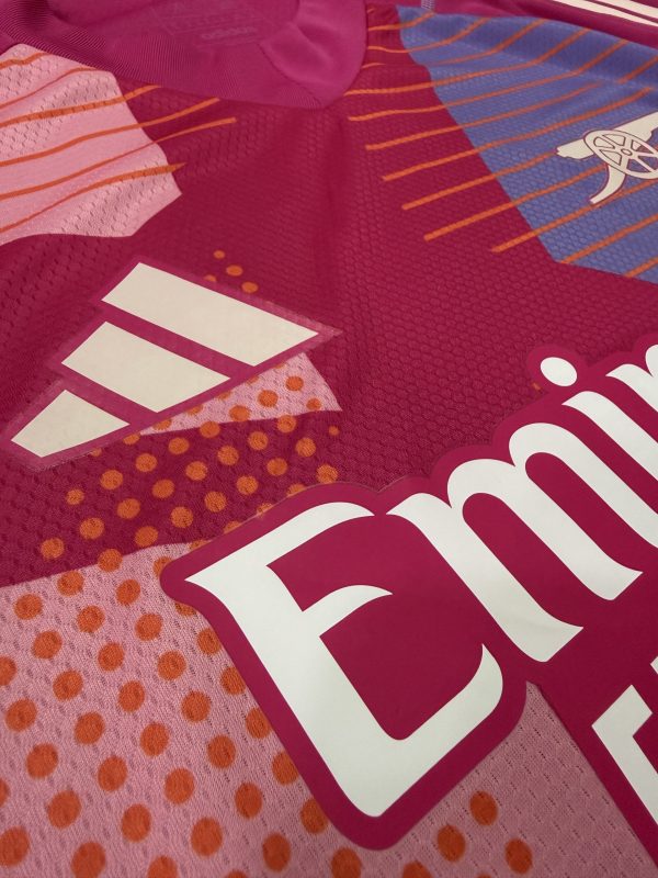 Arsenal 2024/2025 Pink Goalkeeper Shirt - (Size XL) Arsenal 2024/2025 Pink Goalkeeper Shirt - (Size XL)